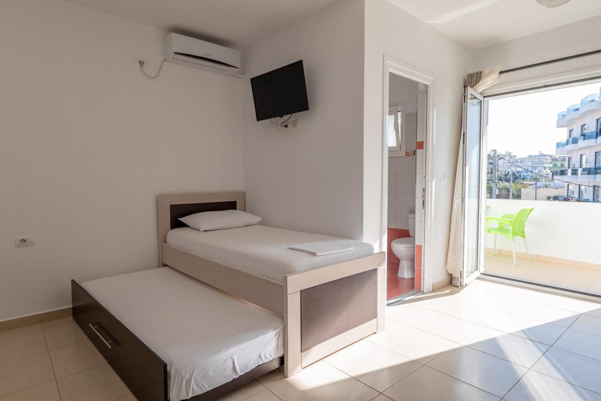 Apartments Aktea Ксаміл Екстер'єр фото
